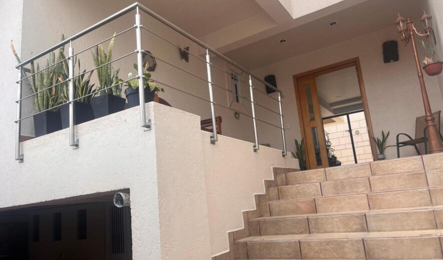 Casa en Venta, 6a Seccion de Lomas Verdes, Naucalpan de Juarez, Edo. Mex.
